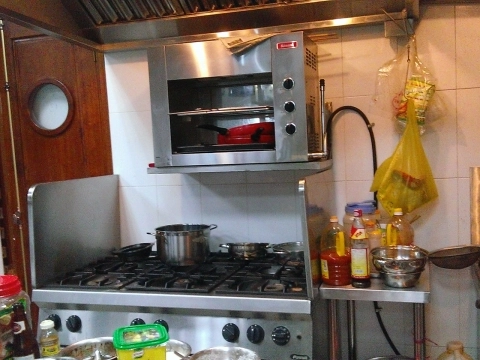 Nhà hàng Thuyền Trăng Quán - Bạc Liêu